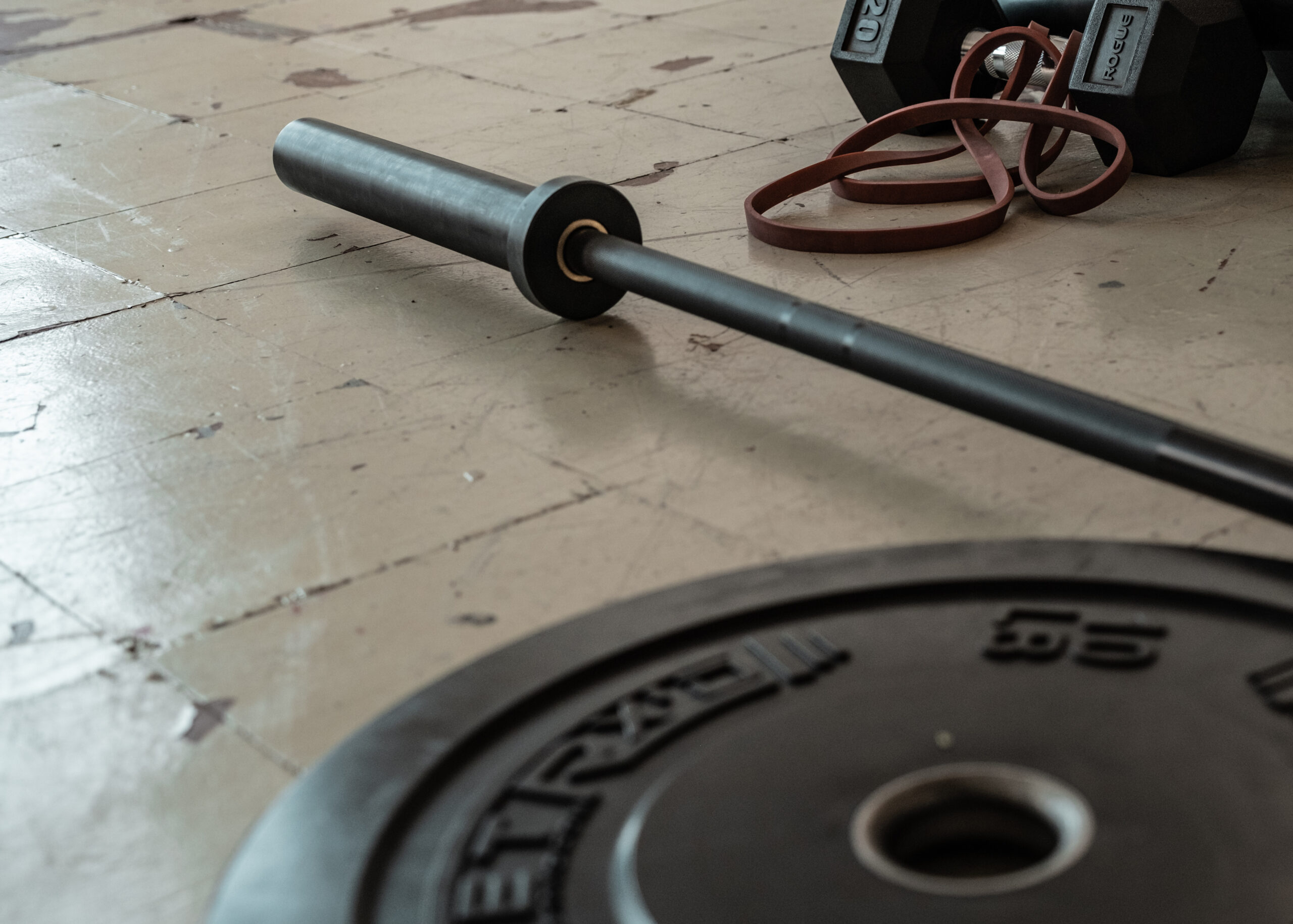 weight equipment | Why Your Workout Class Isn’t Gonna Cut It (If You Want Real Results)